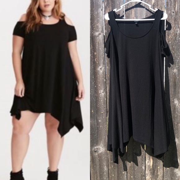 torrid Dresses & Skirts - Torrid Jersey Cold Shoulder Dress